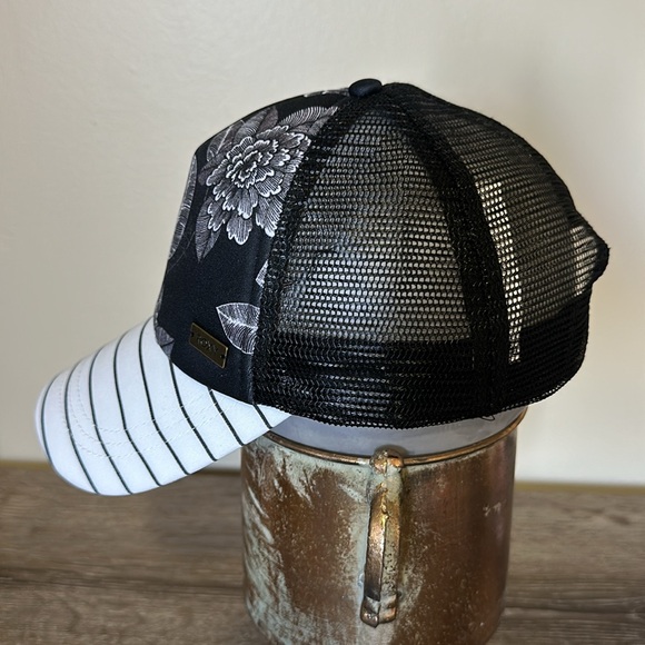 Roxy Women’s Water Come Down Trucker Hat - Picture 4 of 11